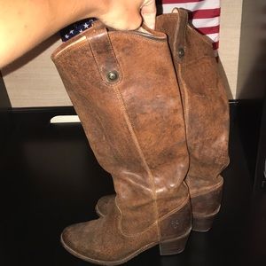 8.5 Frye boots bailey button